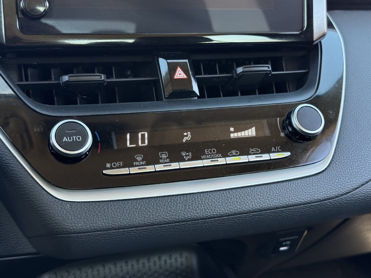 Used 2025 Toyota Corolla LE FWD image 20