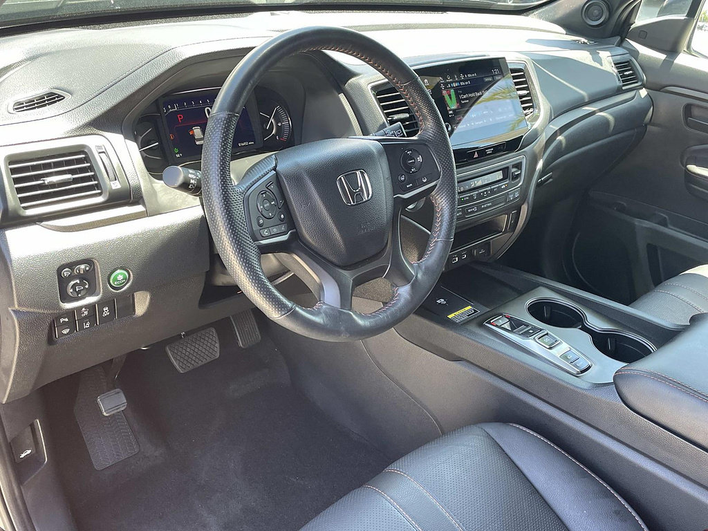 Certified 2025 Honda Passport TrailSport image 3