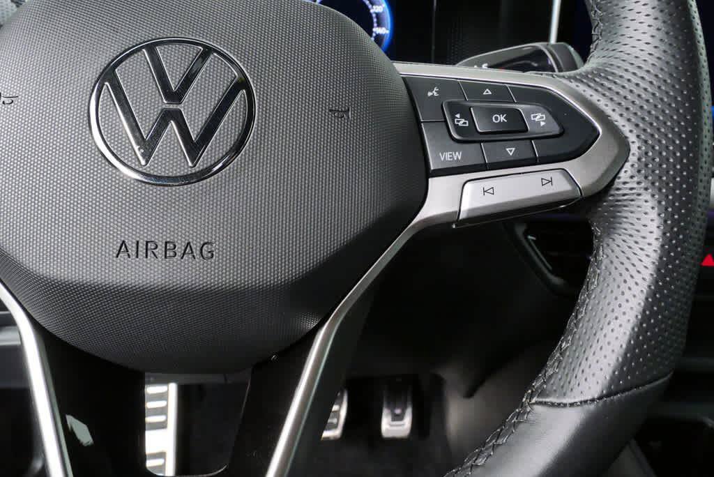 Certified 2025 Volkswagen Tiguan SE R-Line FWD image 11