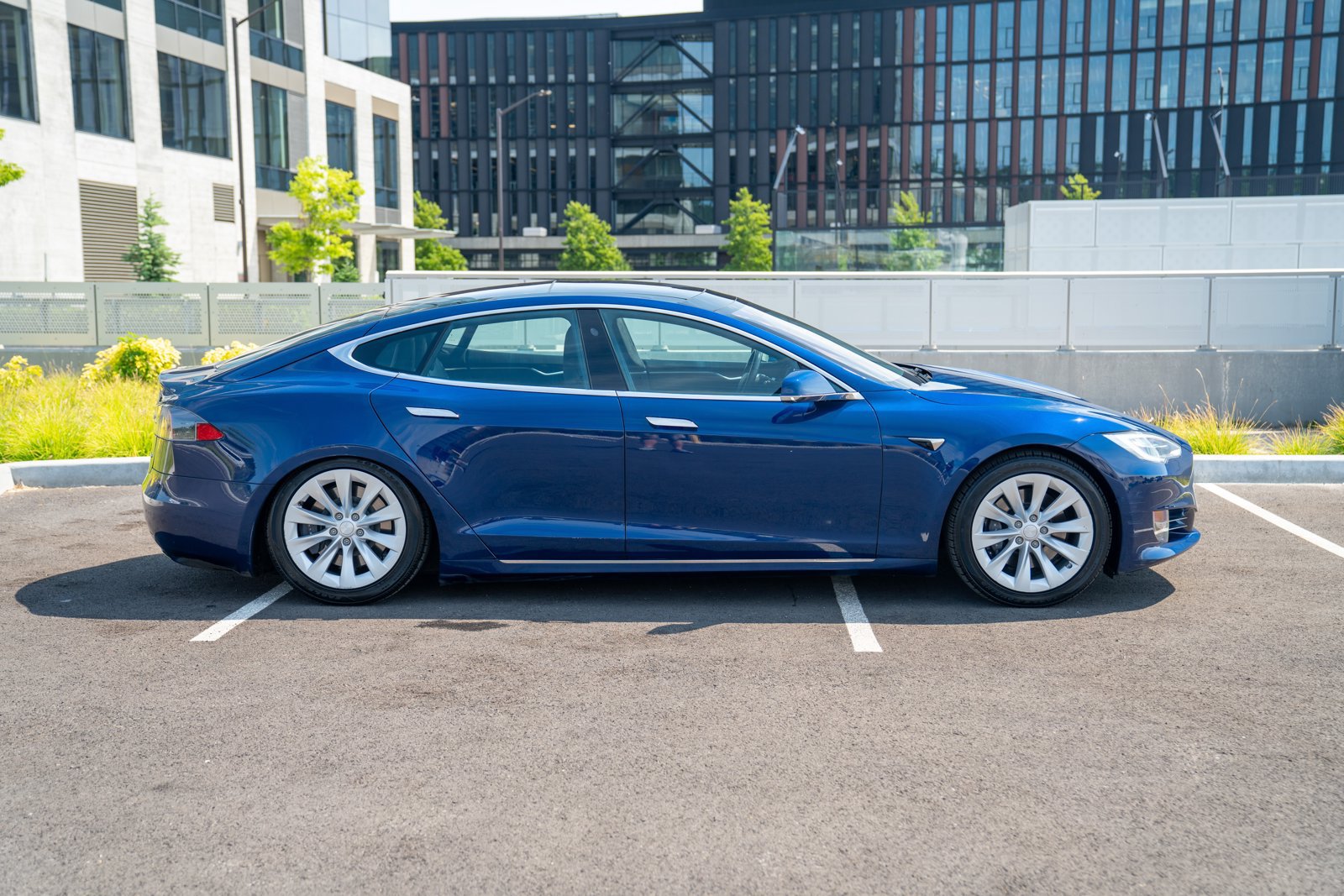 Used 2017 Tesla Model S 100D AWD/4WD image 8