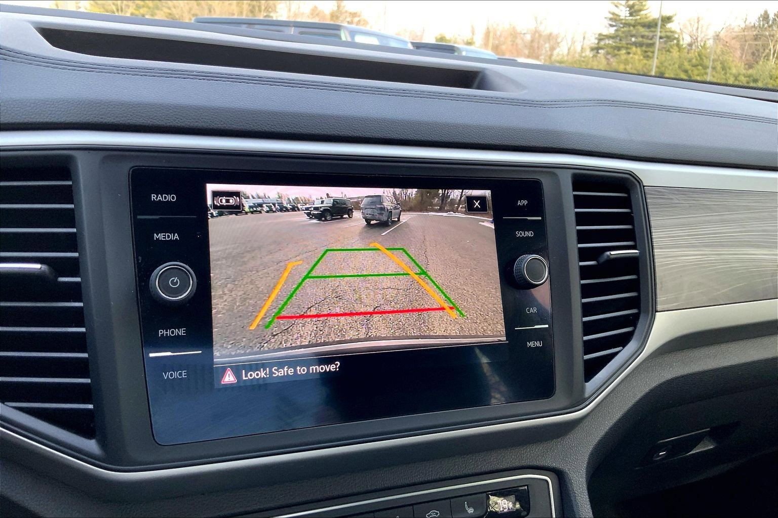 Used 2021 Volkswagen Atlas Cross Sport SE image 27