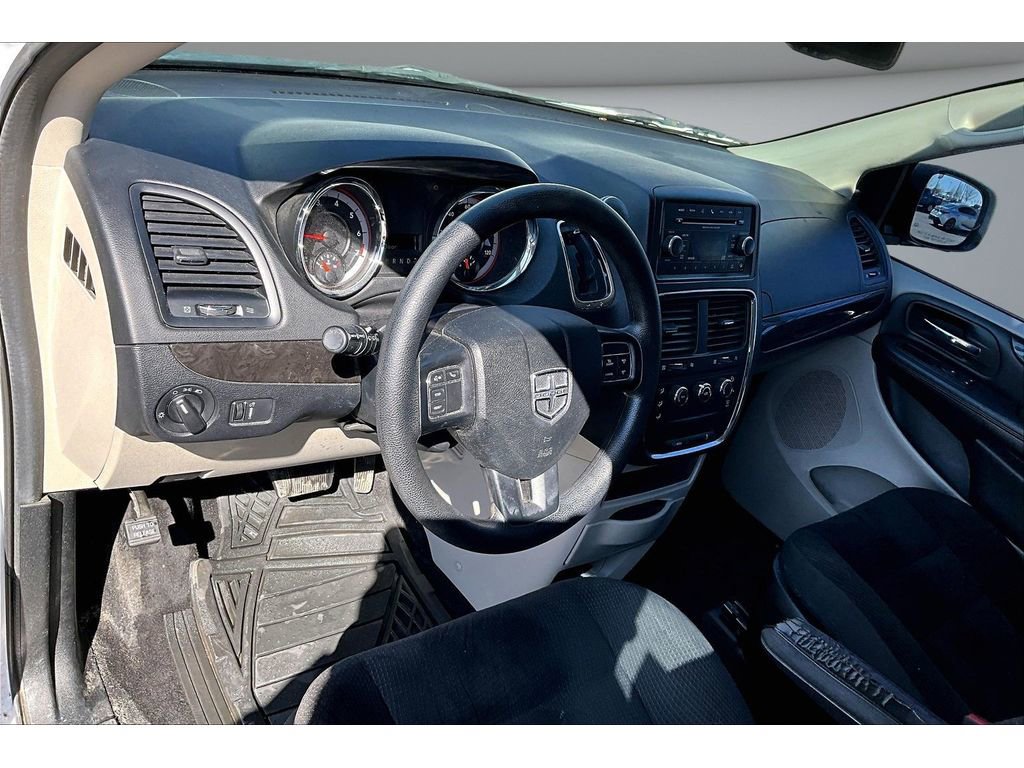 Used 2018 Dodge Grand Caravan w/ UConnect Hands-Free Group image 13
