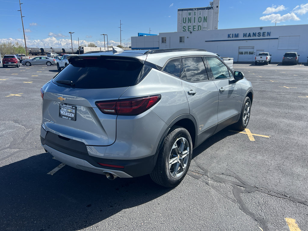 Used 2025 Chevrolet Blazer LT w/ Convenience Package AWD/4WD image 4