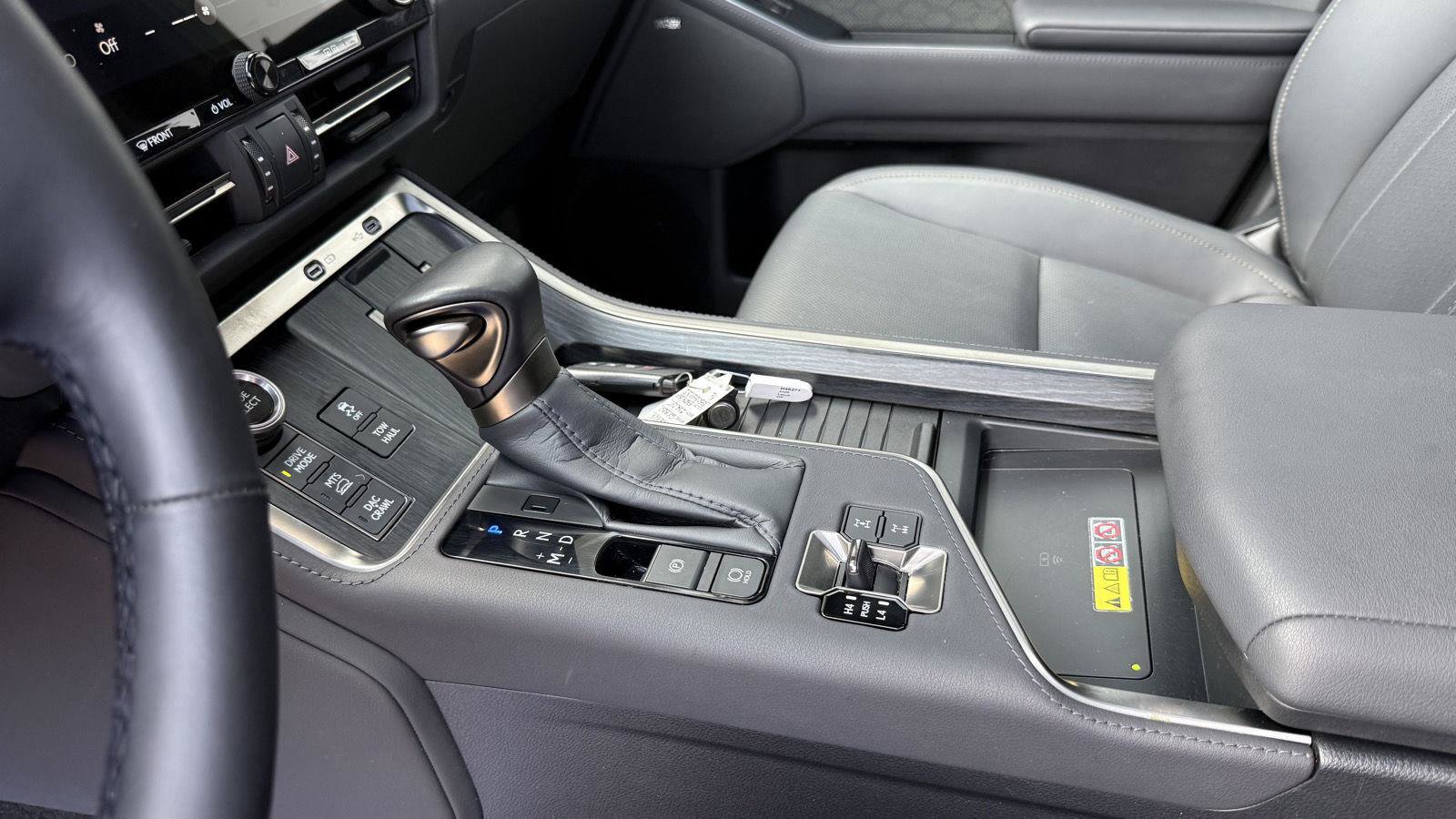Used 2025 Lexus GX 550 AWD/4WD image 60