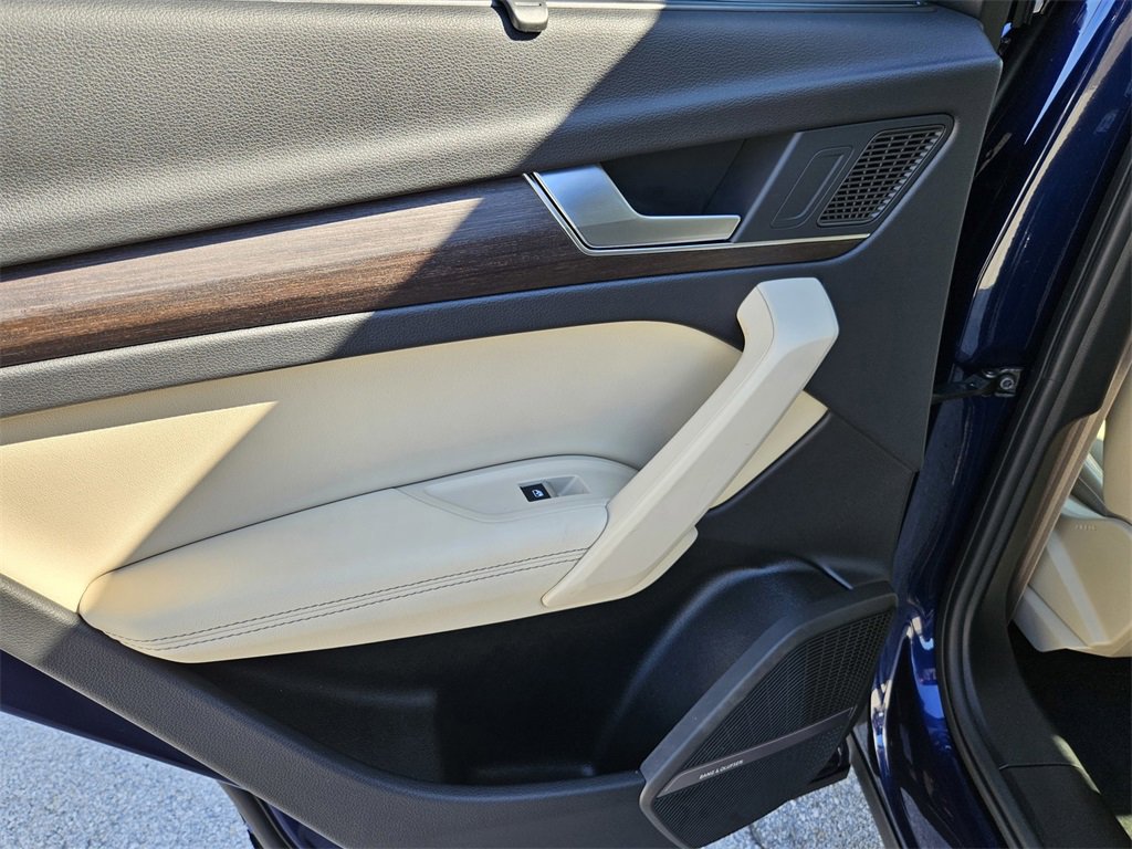 Used 2025 Audi Q5 2.0T Premium Plus w/ Premium Plus Package image 27