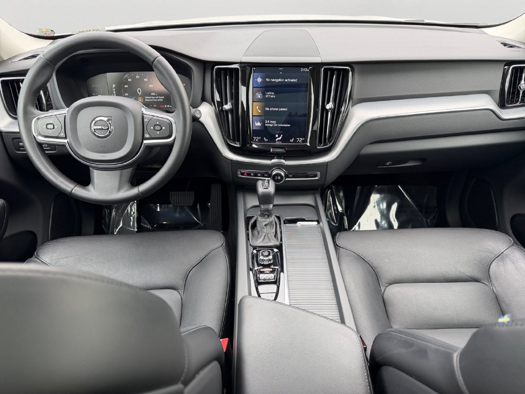 Used 2019 Volvo XC60 T5 Momentum w/ Premium Package AWD/4WD image 14