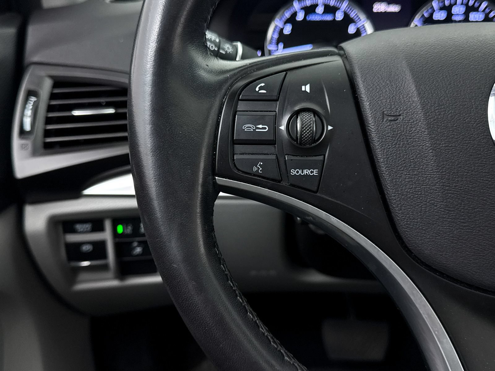 Used 2020 Acura MDX FWD image 27