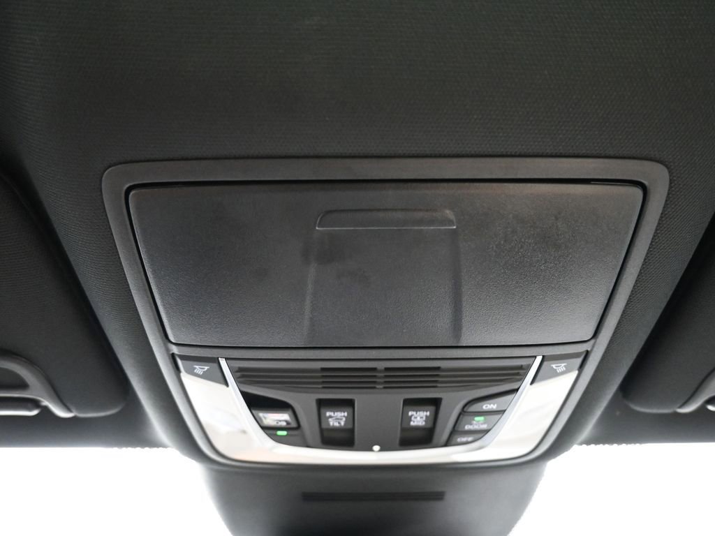 Used 2025 Acura MDX A-Spec image 17