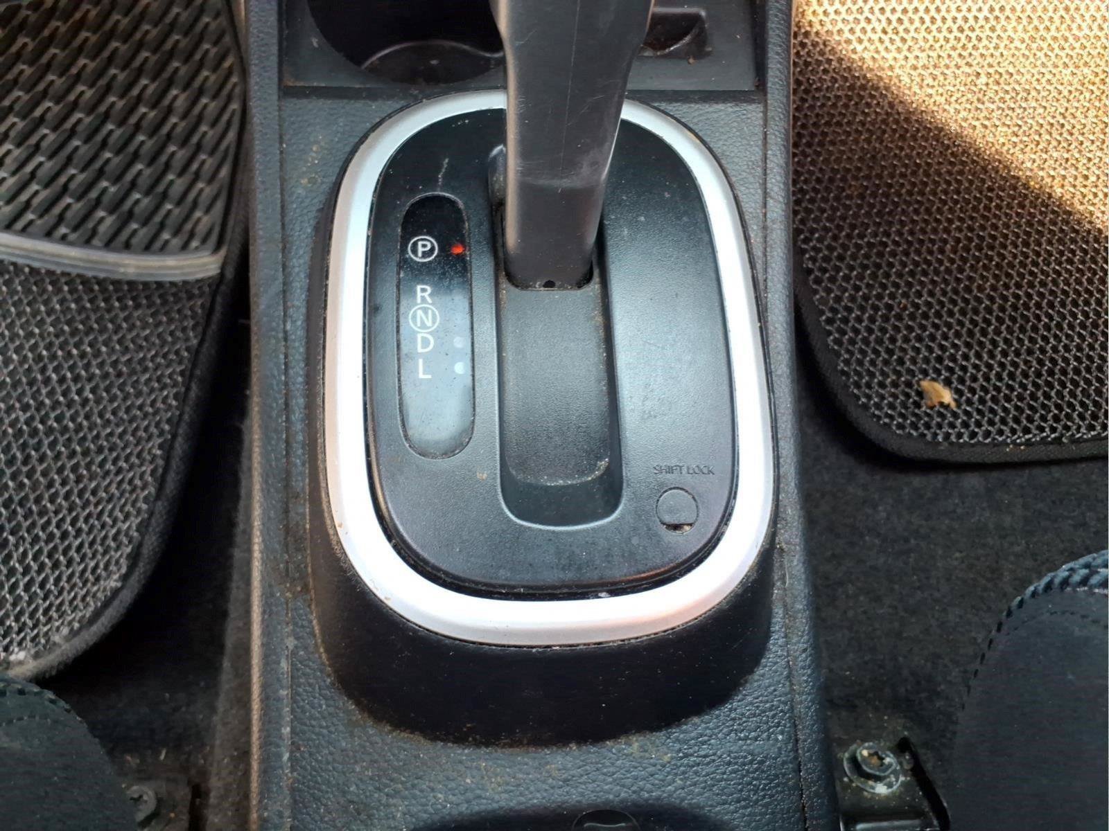 Used 2010 Nissan Versa Hatchback FWD image 26