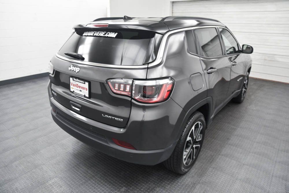 Used 2024 Jeep Compass Limited image 8