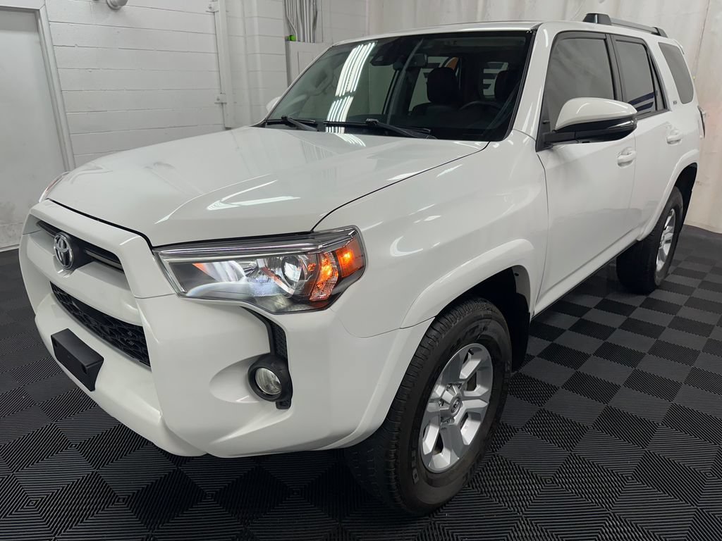 Used 2023 Toyota 4Runner SR5 Premium w/ Moonroof Package AWD/4WD image 4