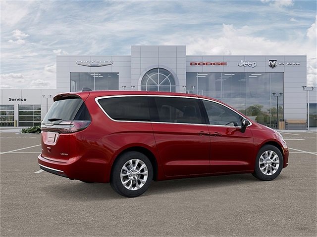 New 2026 Chrysler Pacifica Limited image 4