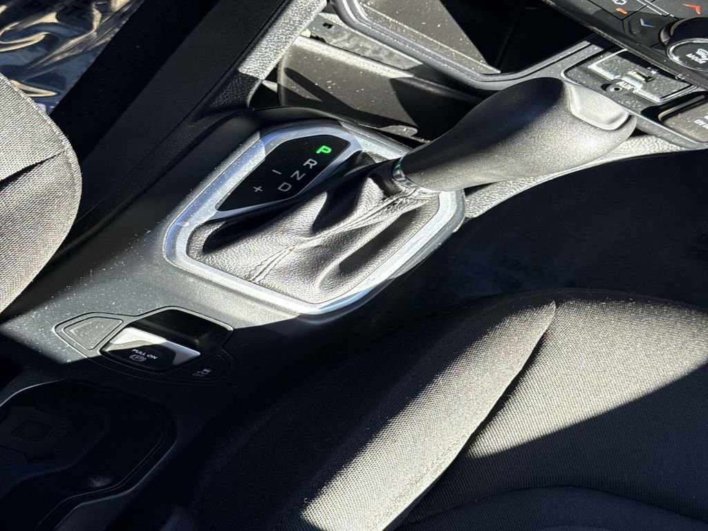 Used 2018 Jeep Renegade Latitude w/ Popular Equipment Group image 28