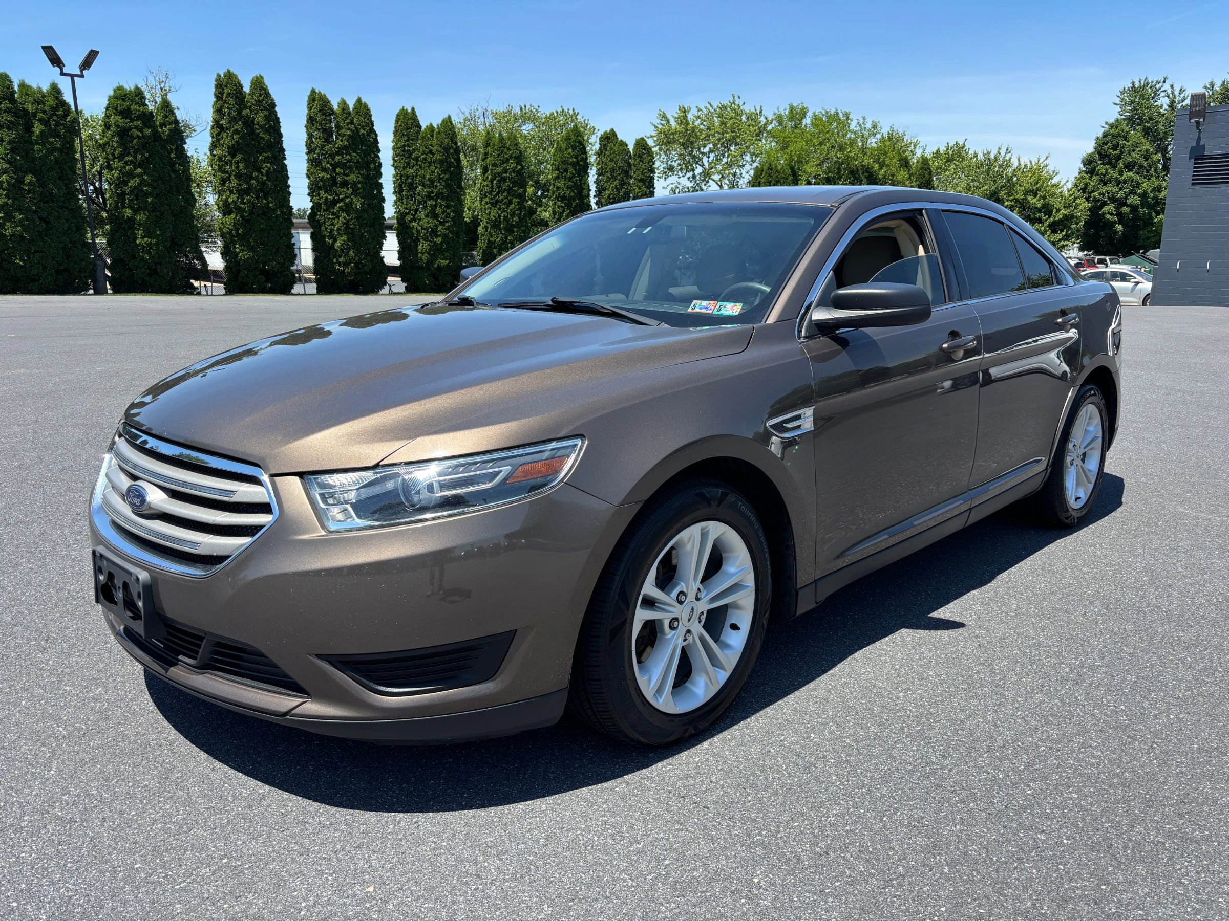 Used 2016 Ford Taurus SE