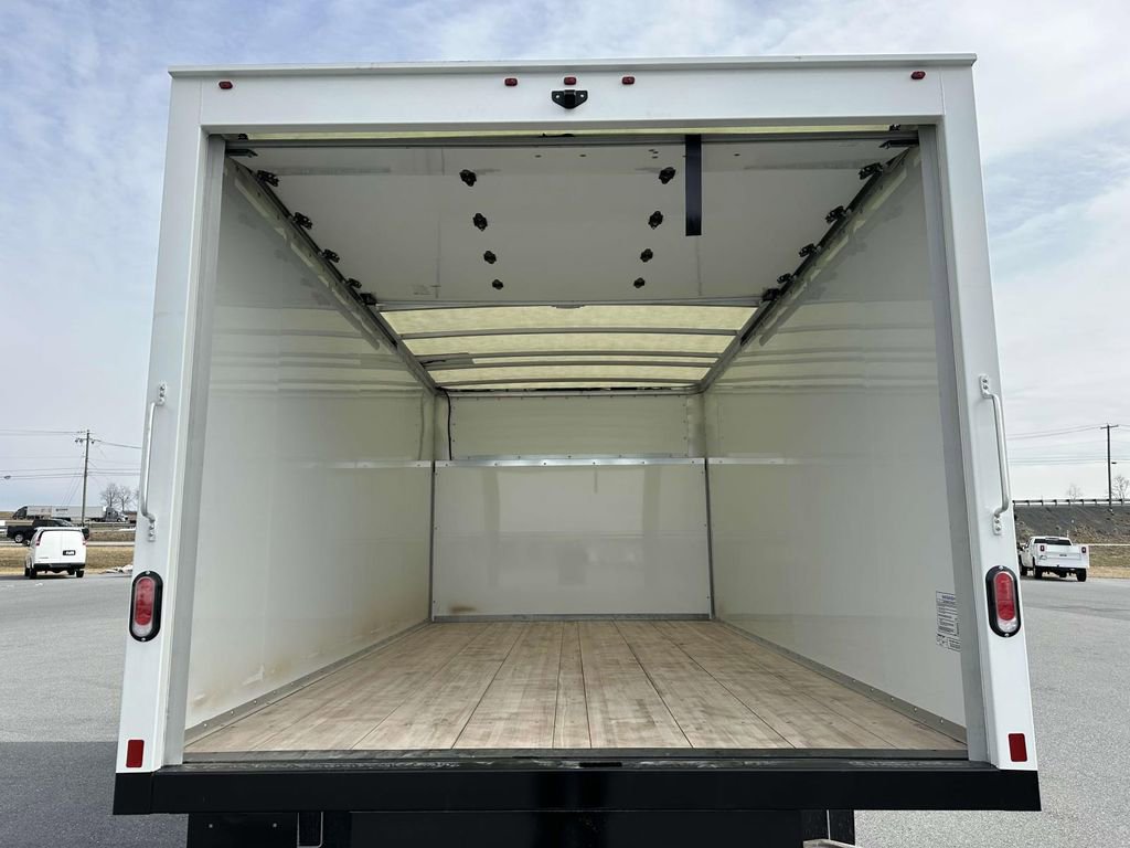 New 2024 Chevrolet Express 4500 w/ Power Convenience Package RWD image 12