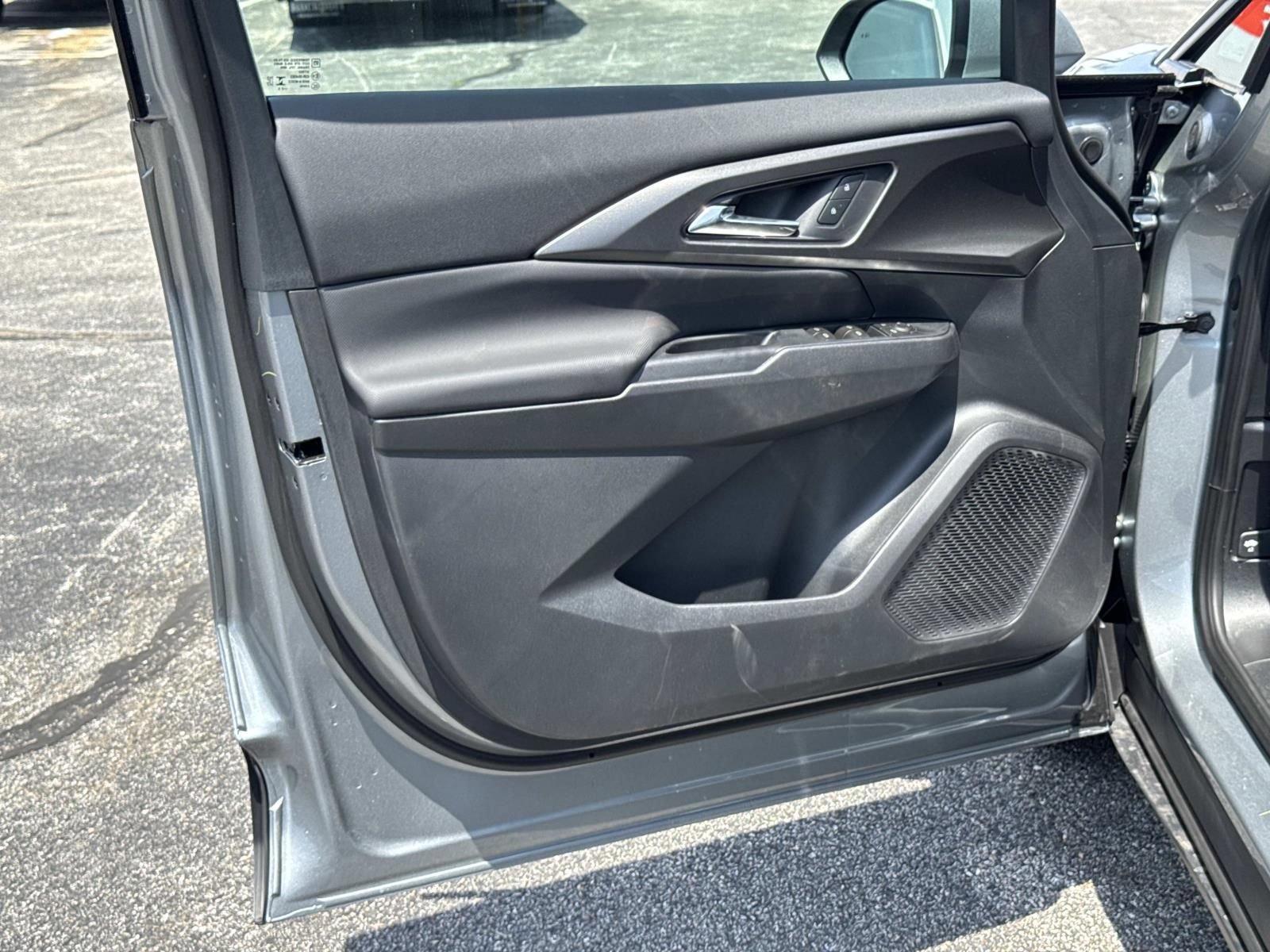 New 2026 Chevrolet Equinox EV LT w/ Comfort Package AWD/4WD image 14