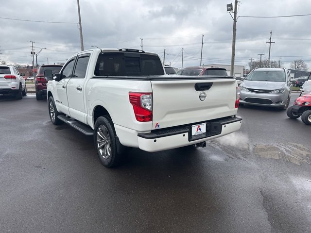 Used 2018 Nissan Titan SL w/ Chrome Package image 6