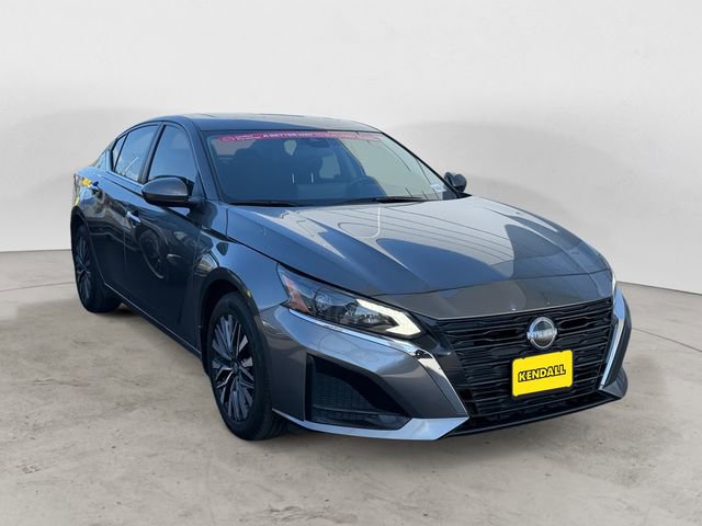 Used 2023 Nissan Altima 2.5 SV w/ SV Premium Package AWD/4WD image 4