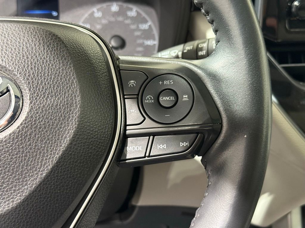 Certified 2023 Toyota Corolla Cross LE image 26