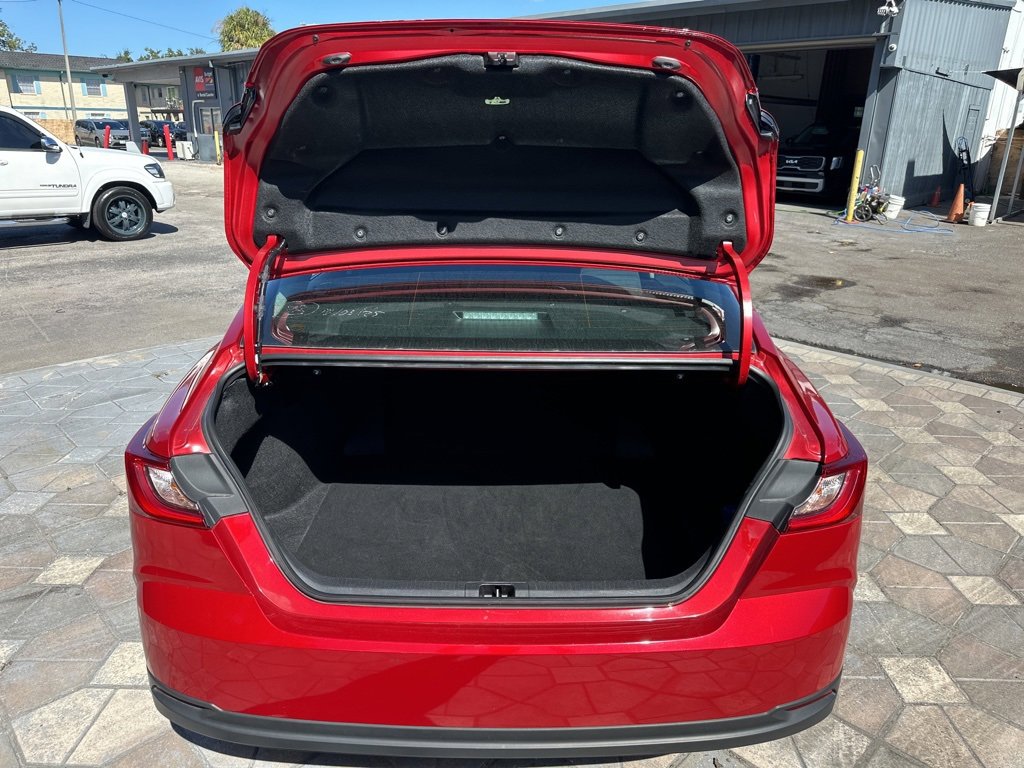 Used 2025 Toyota Camry LE image 12