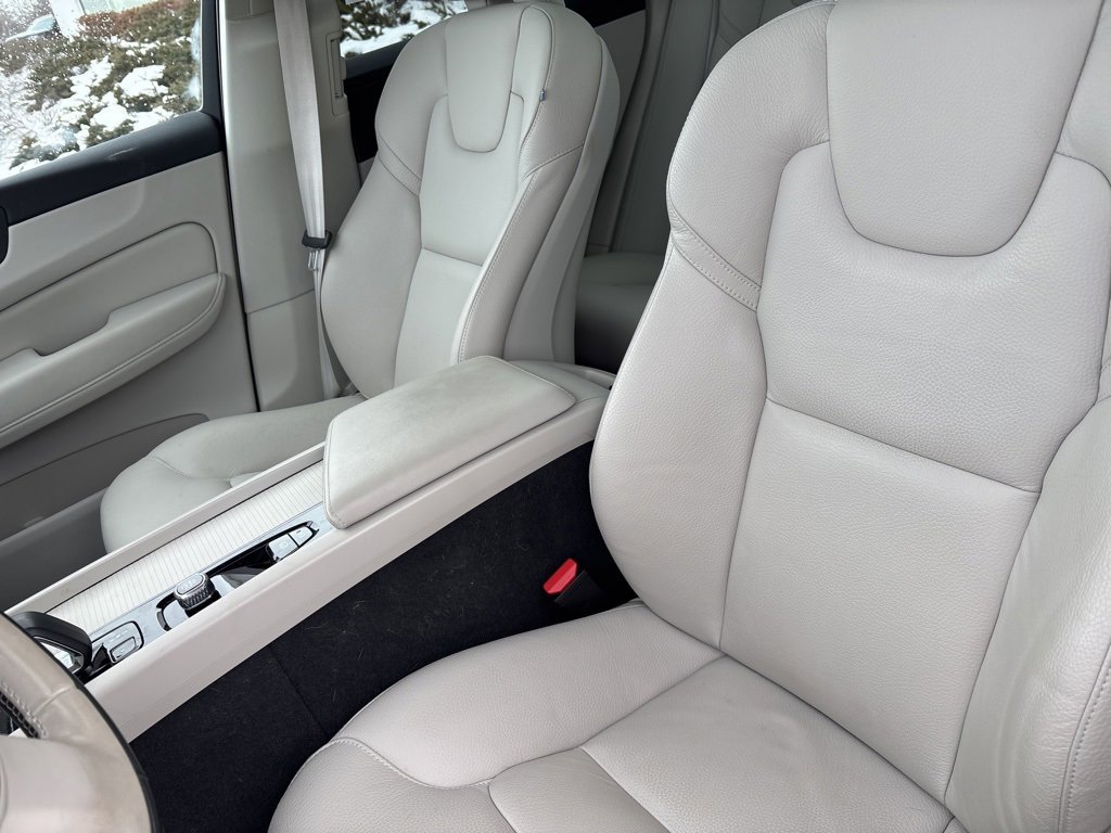 Certified 2023 Volvo XC60 B5 Core image 17