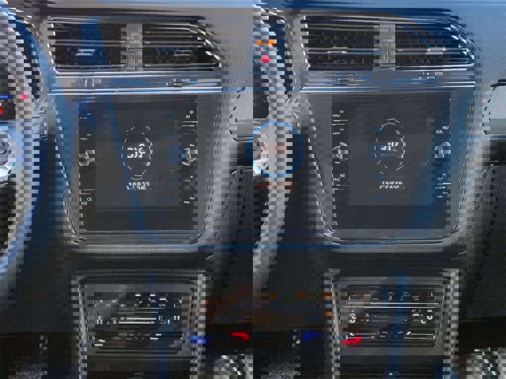 Used 2022 Volkswagen Tiguan SE image 30