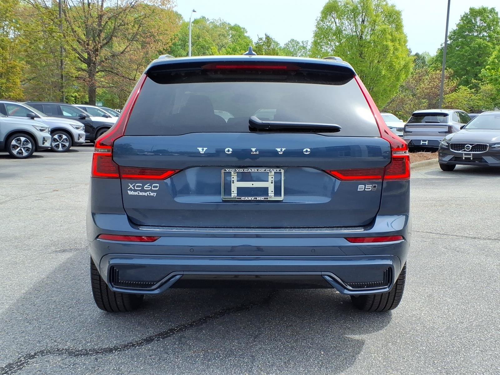 New 2026 Volvo XC60 B5 Ultra w/ Protection Package Premier AWD/4WD image 4