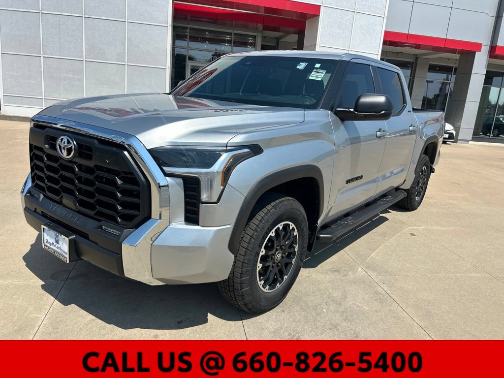 New 2026 Toyota Tundra SR5 w/ TRD Off-Road Premium Package AWD/4WD image 2