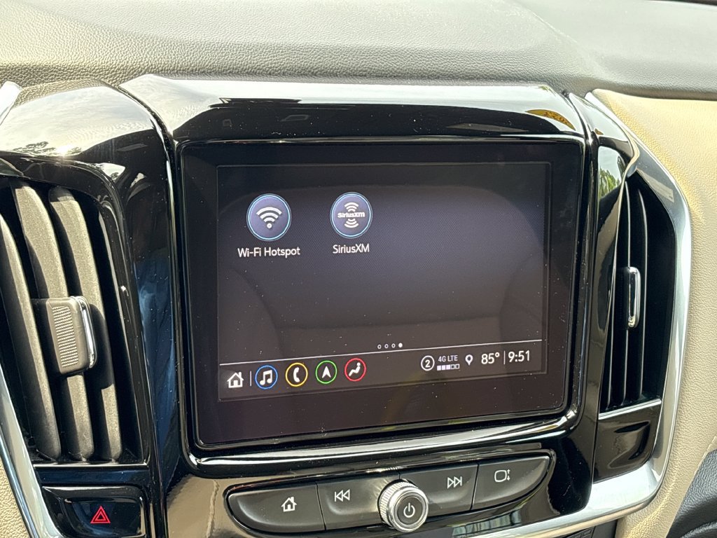 Used 2023 Chevrolet Traverse Premier FWD image 42