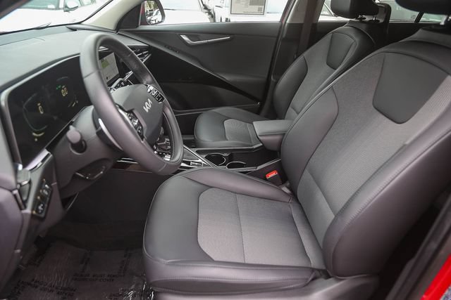 Certified 2025 Kia Niro EX FWD image 19