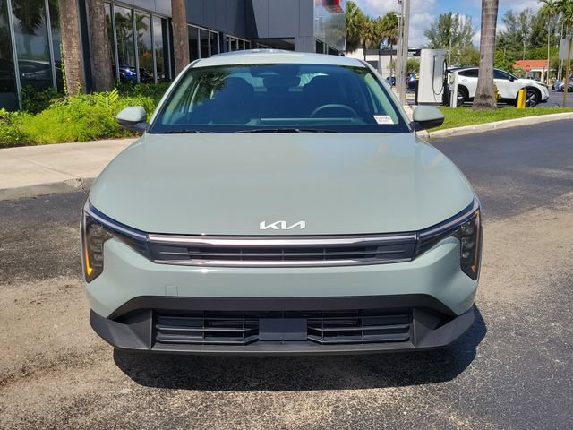 Used 2025 Kia K4 FWD image 2