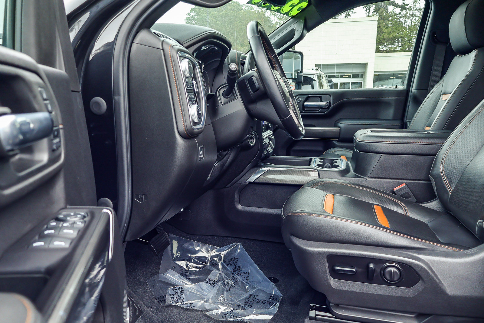 Used 2020 GMC Sierra 2500 AT4 w/ AT4 Premium Package AWD/4WD image 2