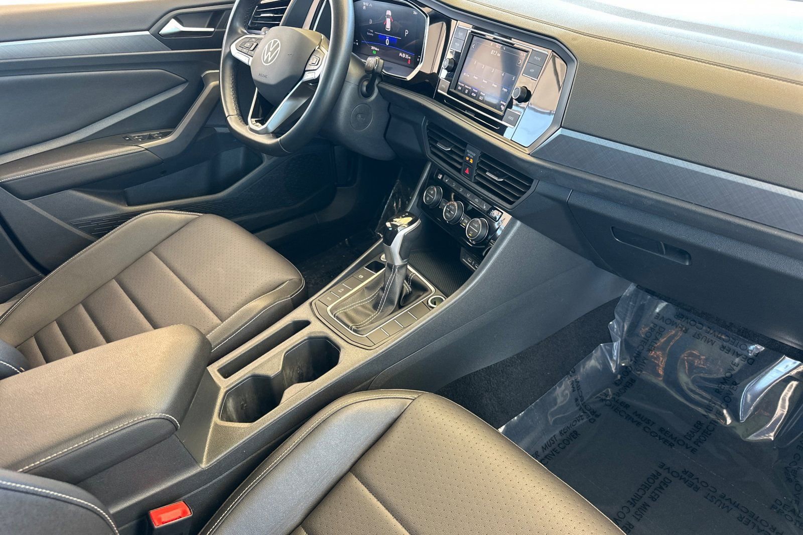 Used 2024 Volkswagen Jetta SE w/ Panoramic Sunroof Package image 15