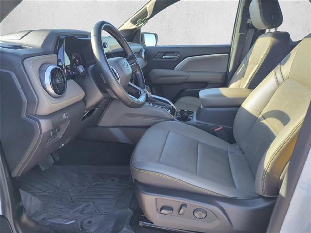 Used 2025 Chevrolet Colorado ZR2 w/ Midnight Edition AWD/4WD image 10