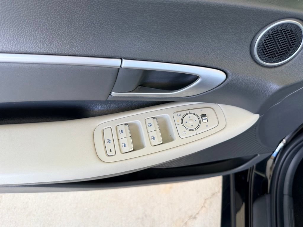 Used 2025 Hyundai Sonata SEL FWD image 11