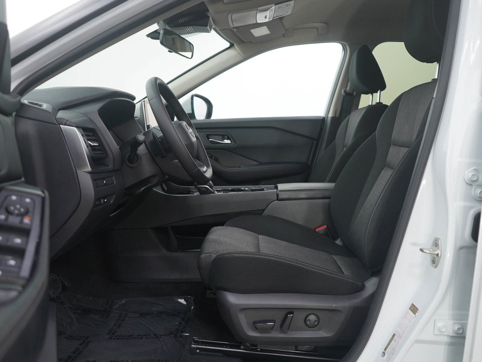 Used 2025 Nissan Rogue SV image 23