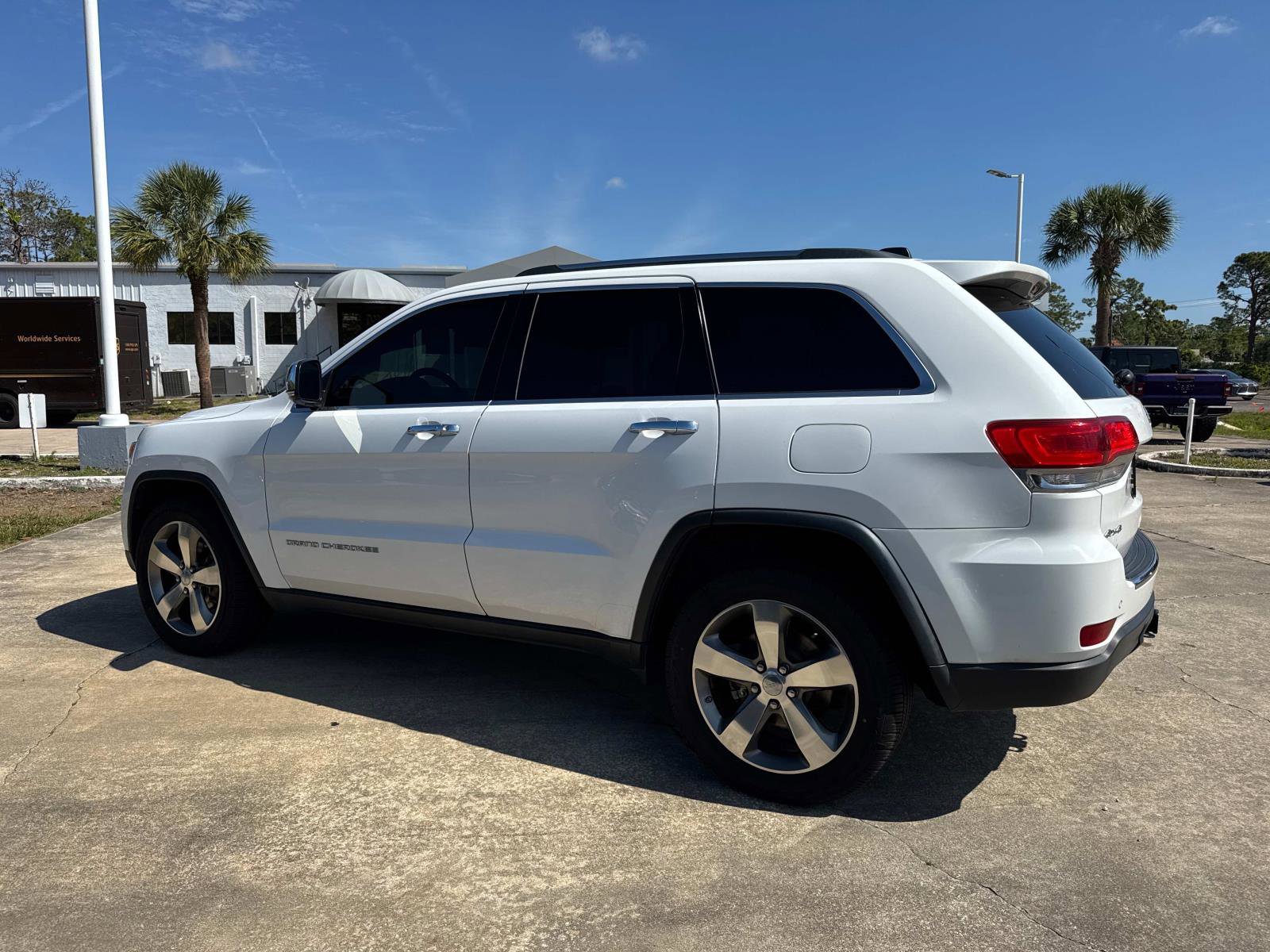 Used 2016 Jeep Grand Cherokee Limited w/ Luxury Group II AWD/4WD image 5