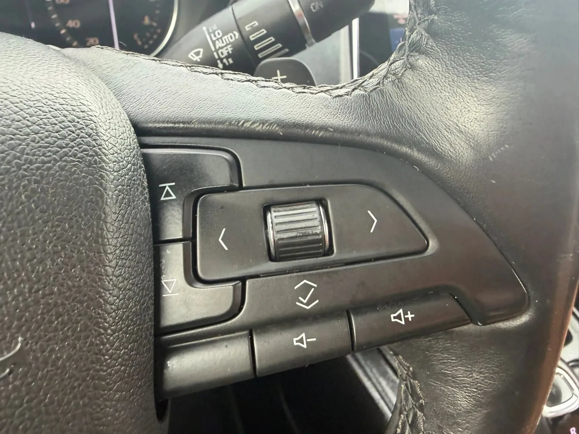 Used 2019 Cadillac XT4 Premium Luxury FWD image 14
