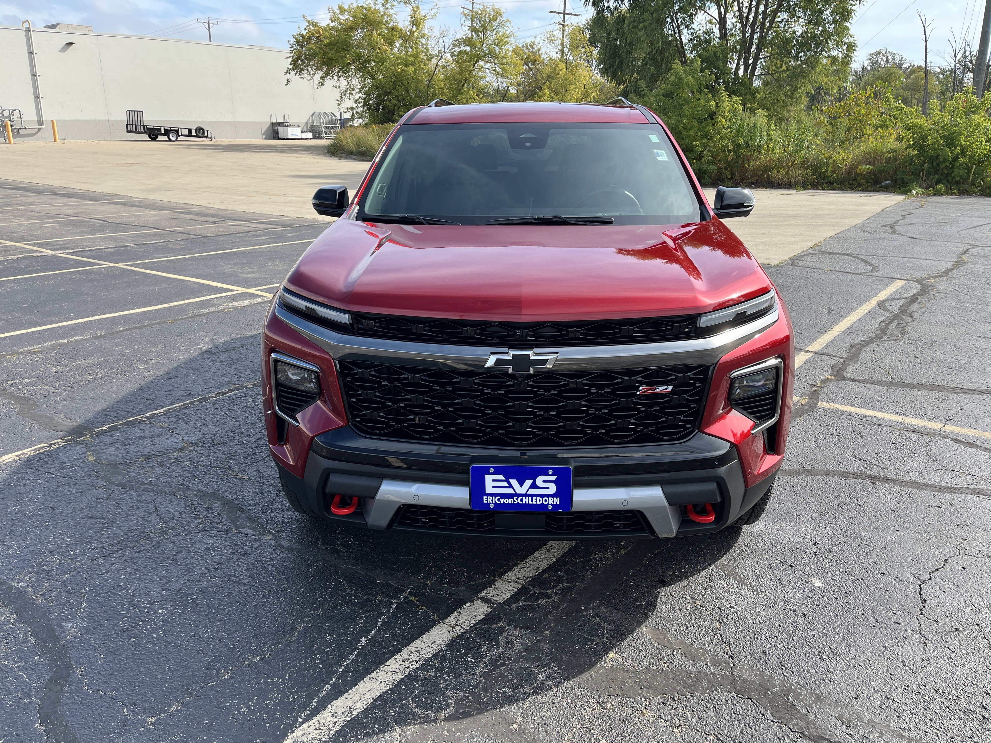 Used 2024 Chevrolet Traverse Z71 w/ Enhanced Driving Package image 2