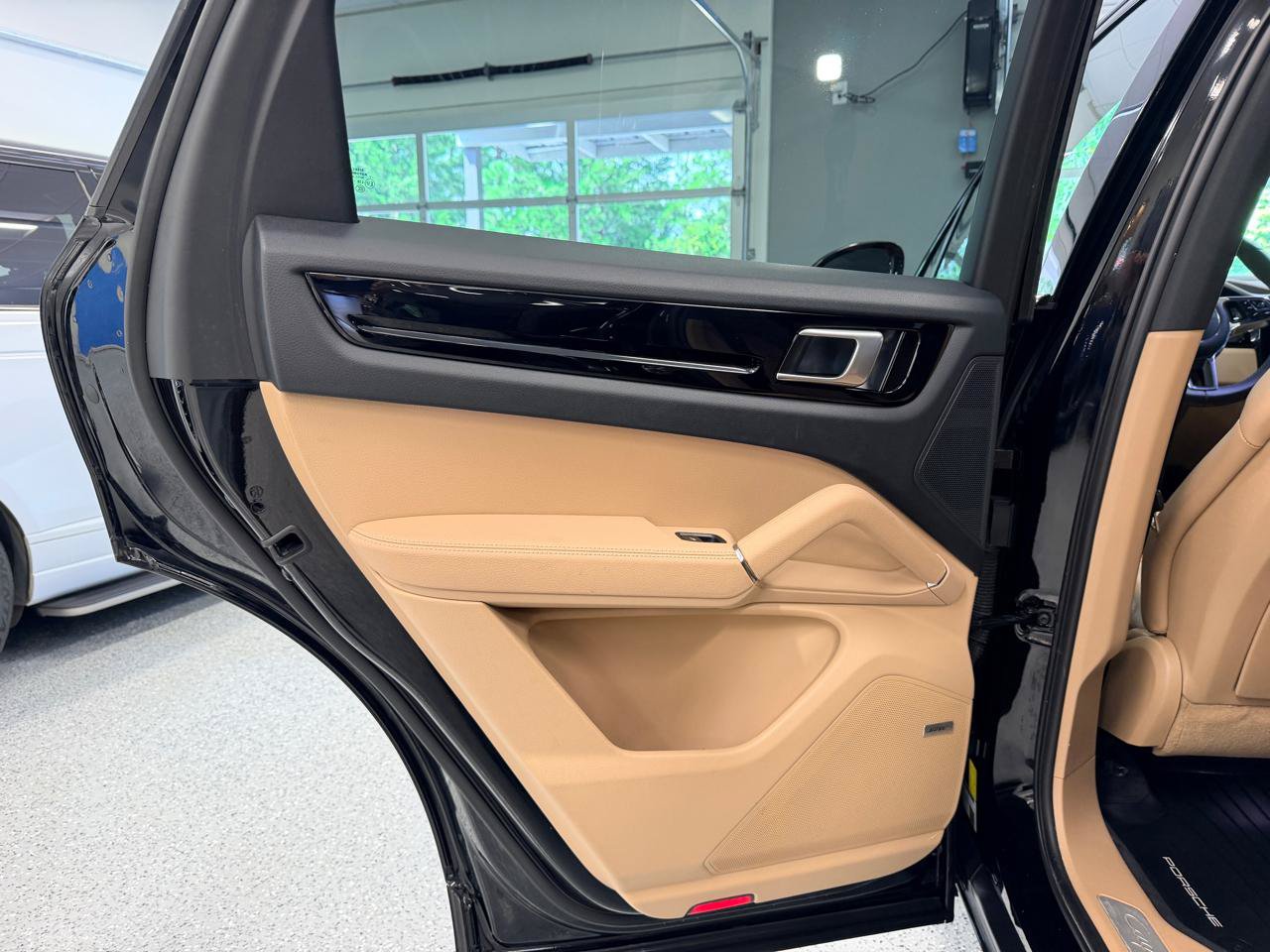 Used 2019 Porsche Cayenne AWD/4WD image 21