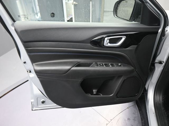 New 2026 Jeep Compass Latitude image 43