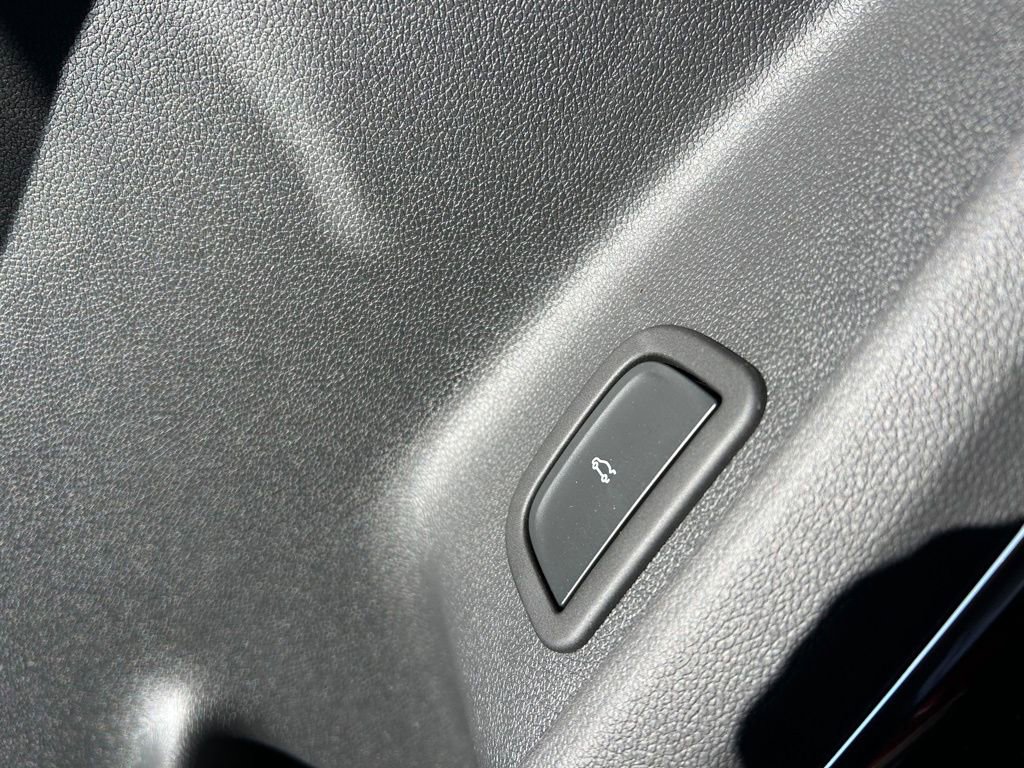 New 2026 GMC Acadia Elevation w/ Elevation Premium Package FWD image 43