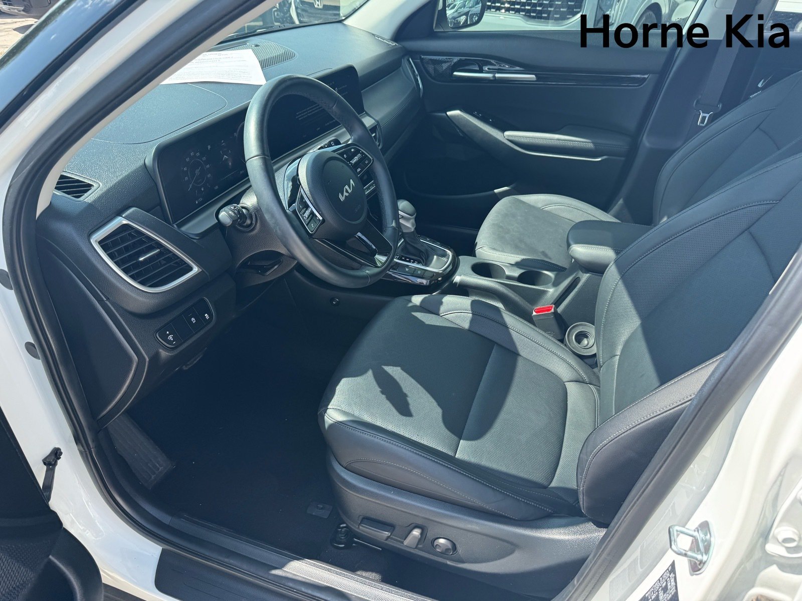 Certified 2024 Kia Seltos EX FWD image 9