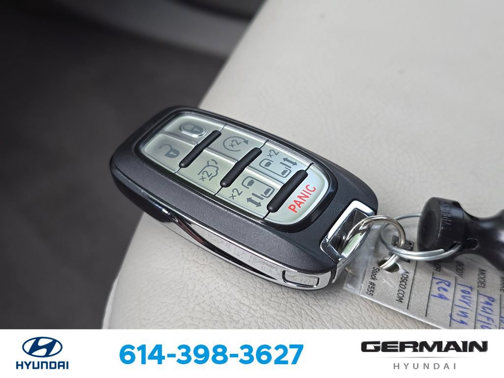 Used 2020 Chrysler Pacifica Touring-L Plus FWD image 35