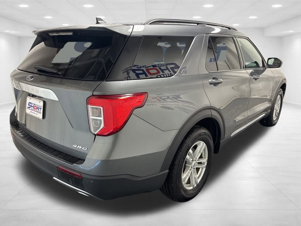 Used 2023 Ford Explorer XLT w/ Equipment Group 202A image 4