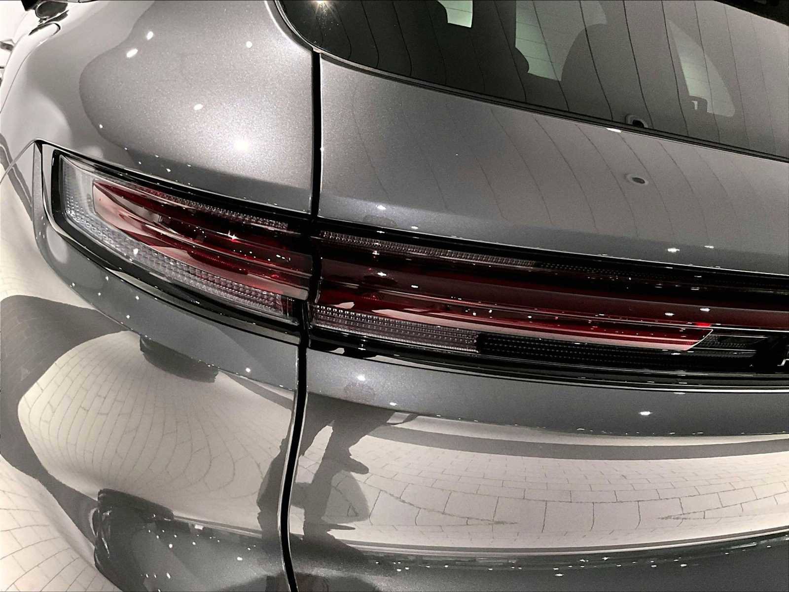 Used 2025 Porsche Cayenne E-Hybrid image 33