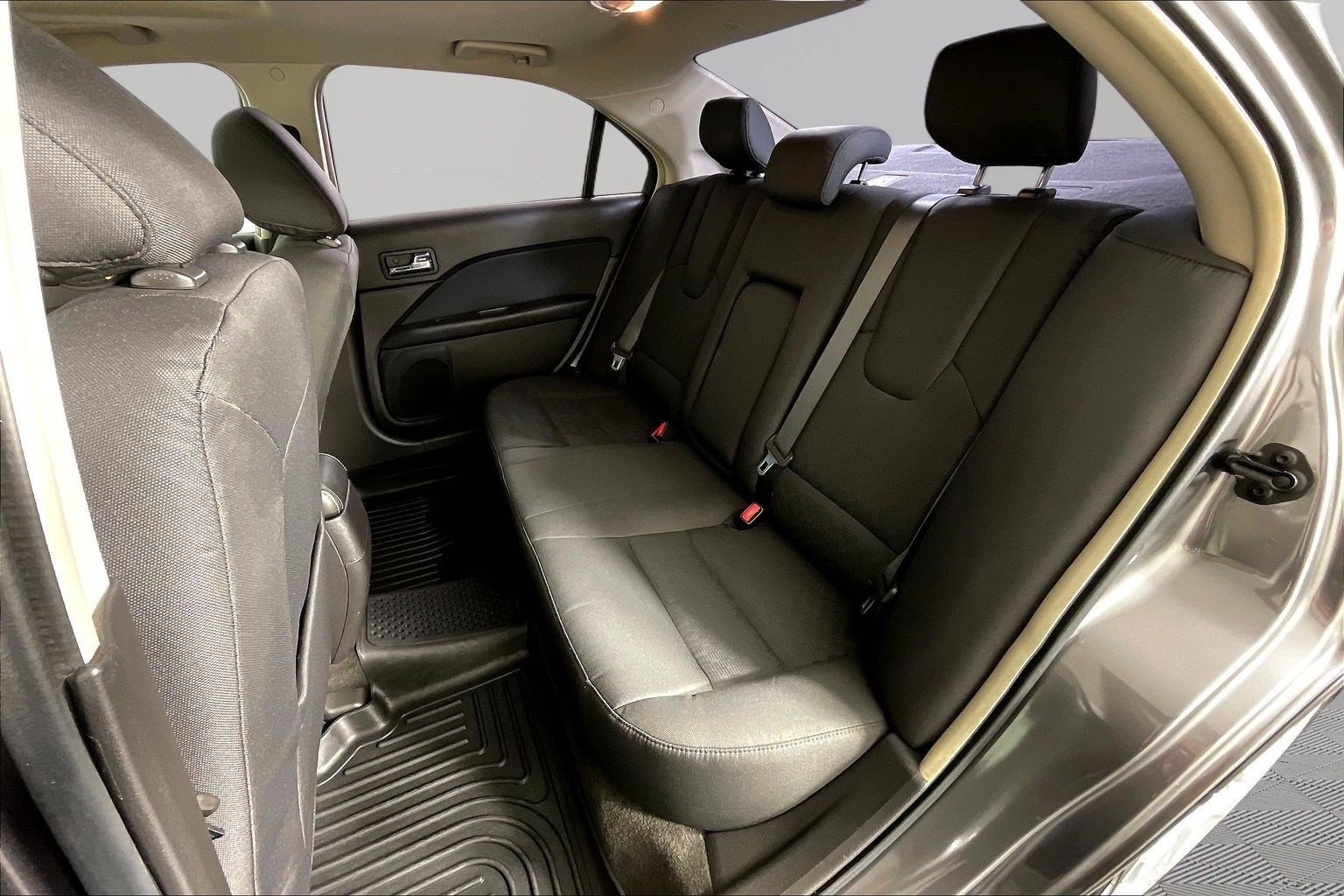 Used 2011 Ford Fusion SE w/ 202A Rapid Spec Order Code FWD image 21
