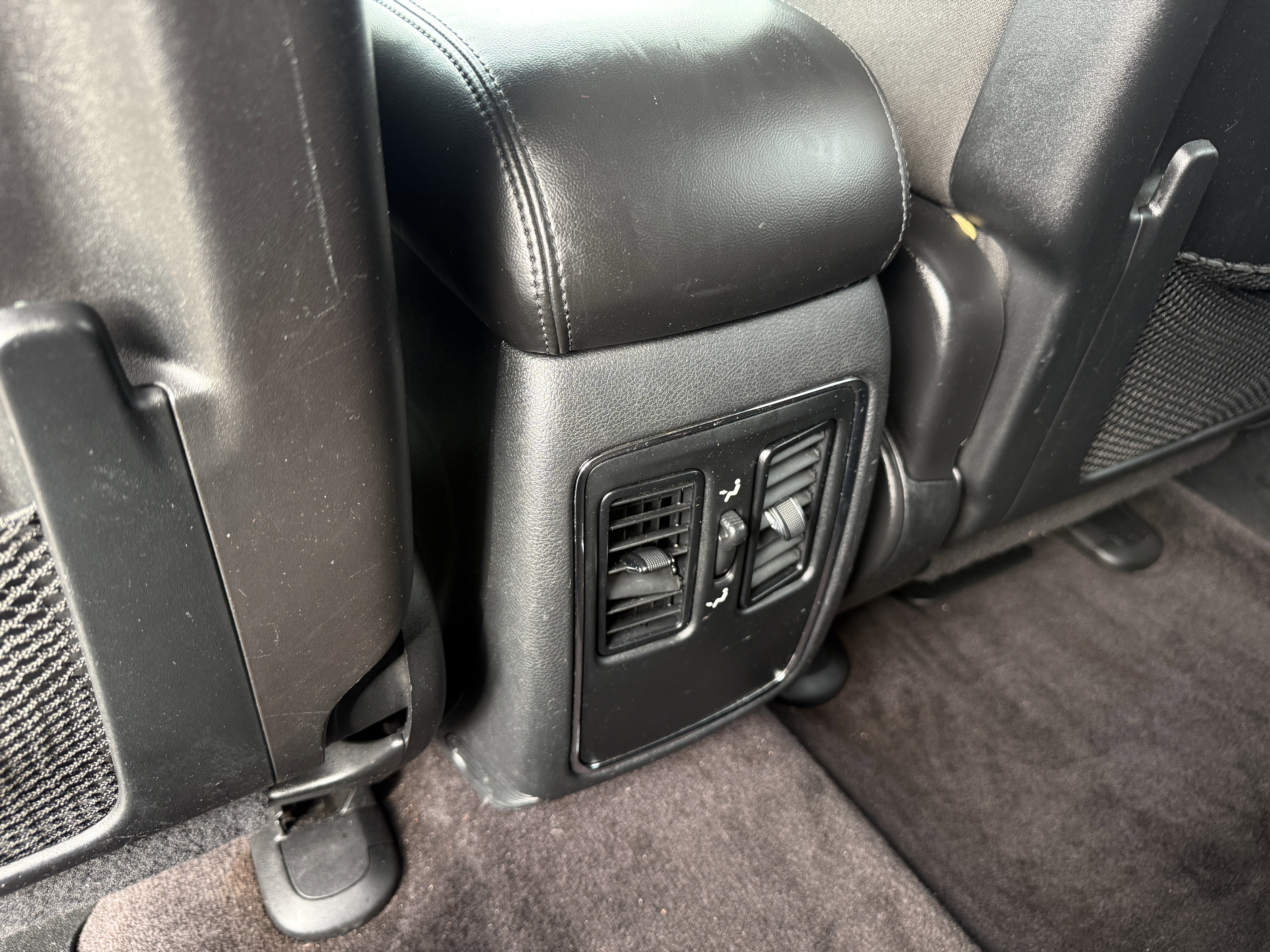 Used 2019 Dodge Durango SXT image 29