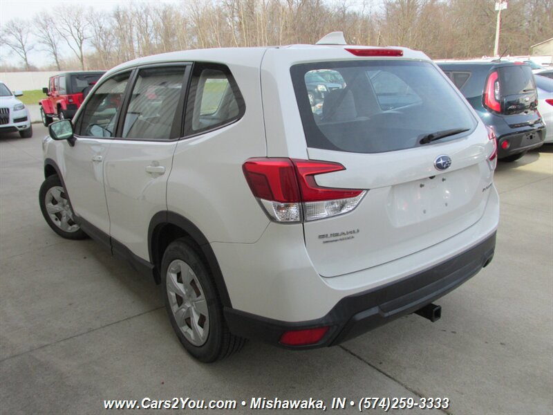 Used 2019 Subaru Forester 2.5i AWD image 5