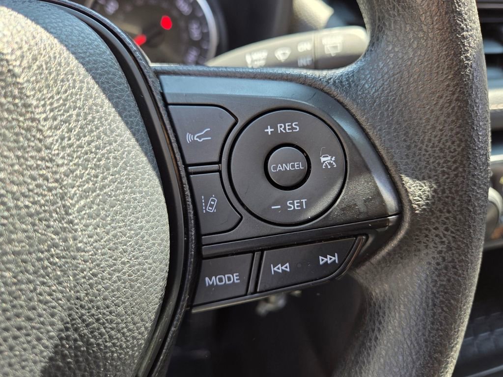 Used 2019 Toyota RAV4 LE FWD image 24